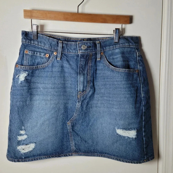 Levi's Dresses & Skirts - Levi's Asymmetrical Denim Skirt | Fall Denim Skirt | Levi's Skirt | Size…